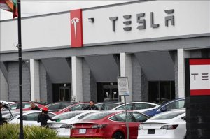 Tesla đối mặt với nhiều thách thức